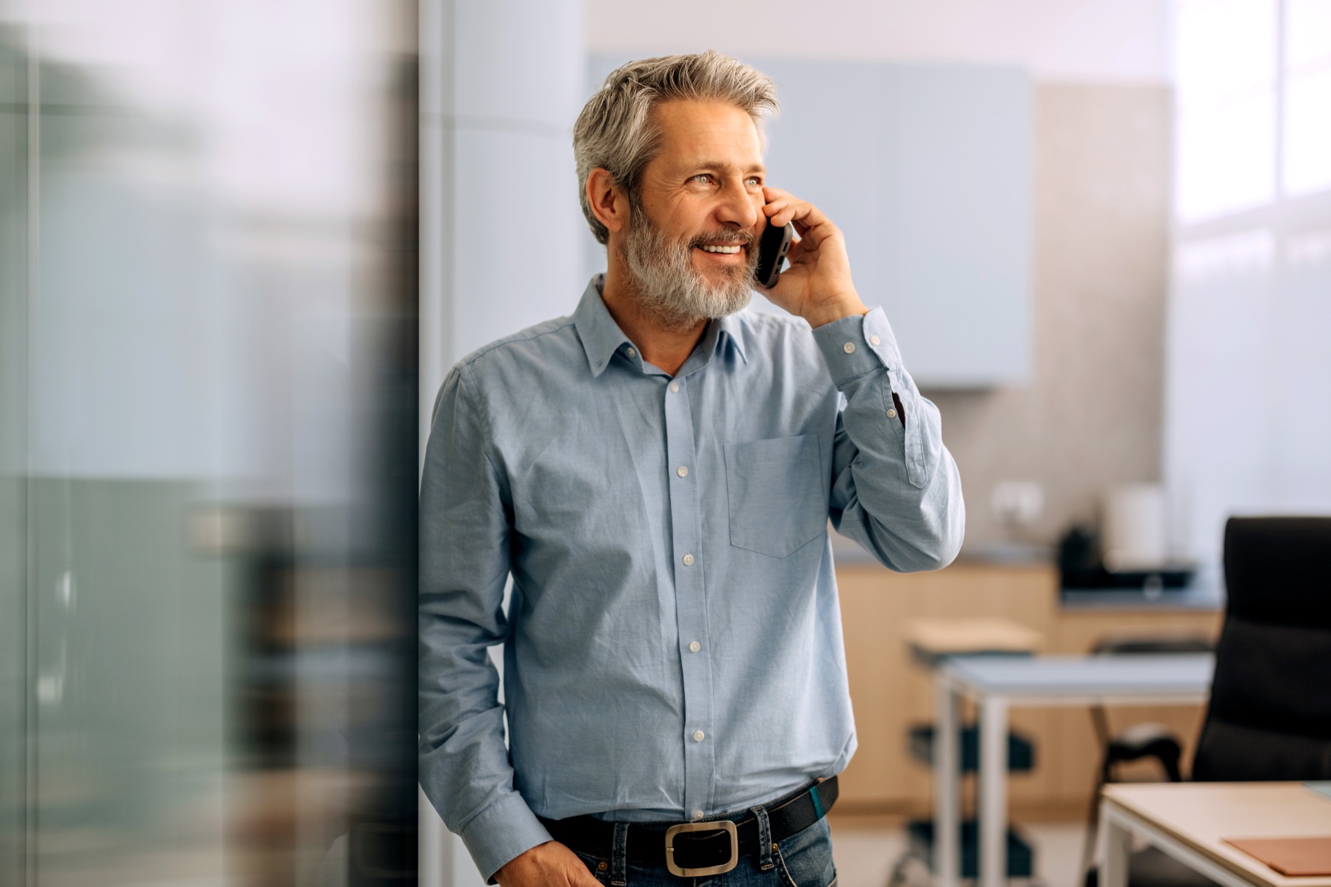 Kai Rosenfeld am Telefon — KR Gebäudeservice